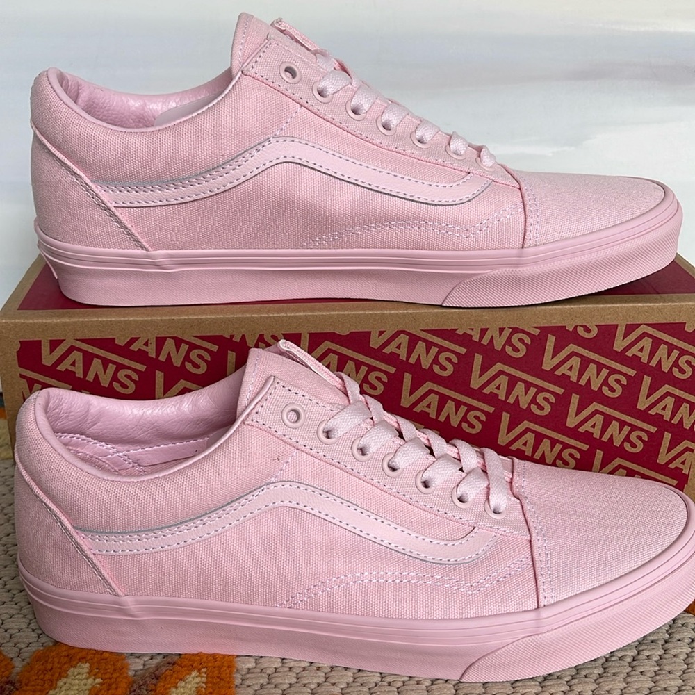 Vans Men’s Old Skool
Pastel Mono Pink
VN000CT8PNK 
Sneakers - Picture 2 of 16